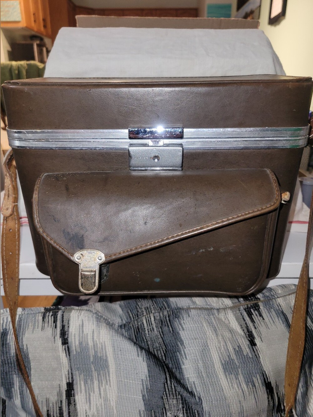 Vintage Brown Leather Shoulder Bag - Classic Camera Travel Case
